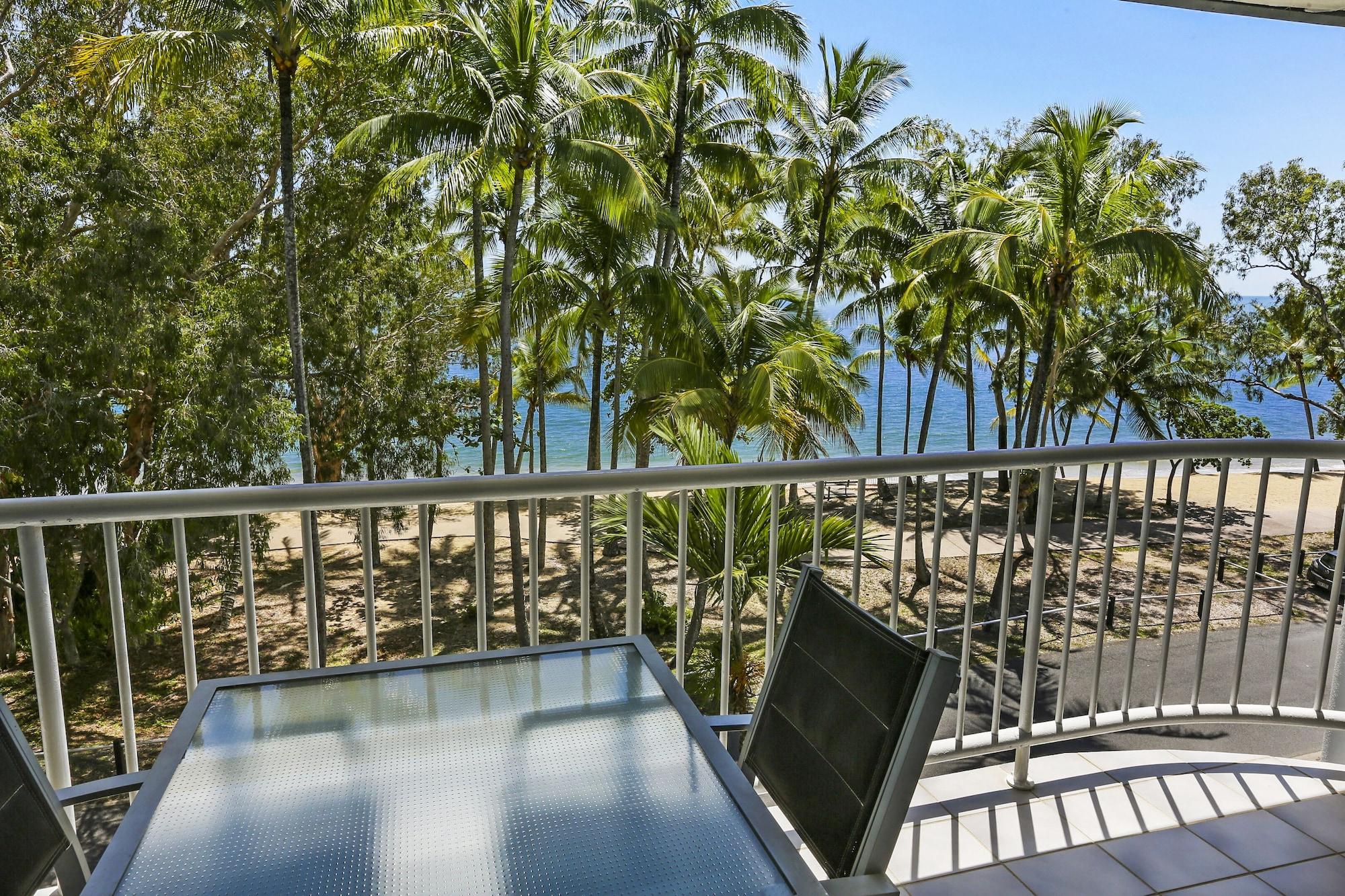 Agincourt Beachfront Apartments Clifton Beach Extérieur photo