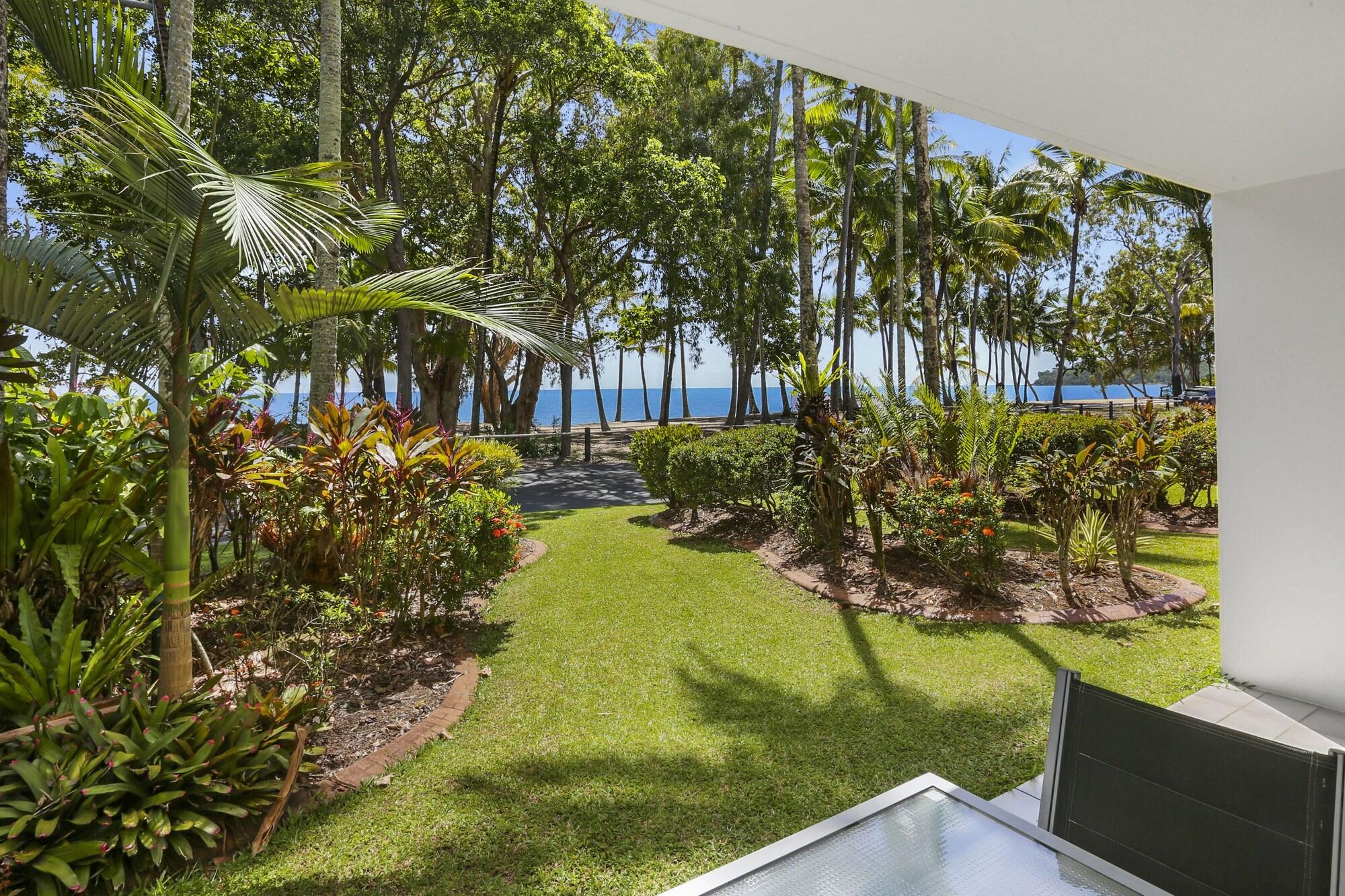 Agincourt Beachfront Apartments Clifton Beach Extérieur photo