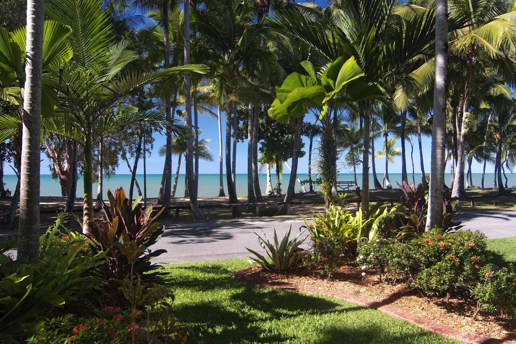 Agincourt Beachfront Apartments Clifton Beach Extérieur photo