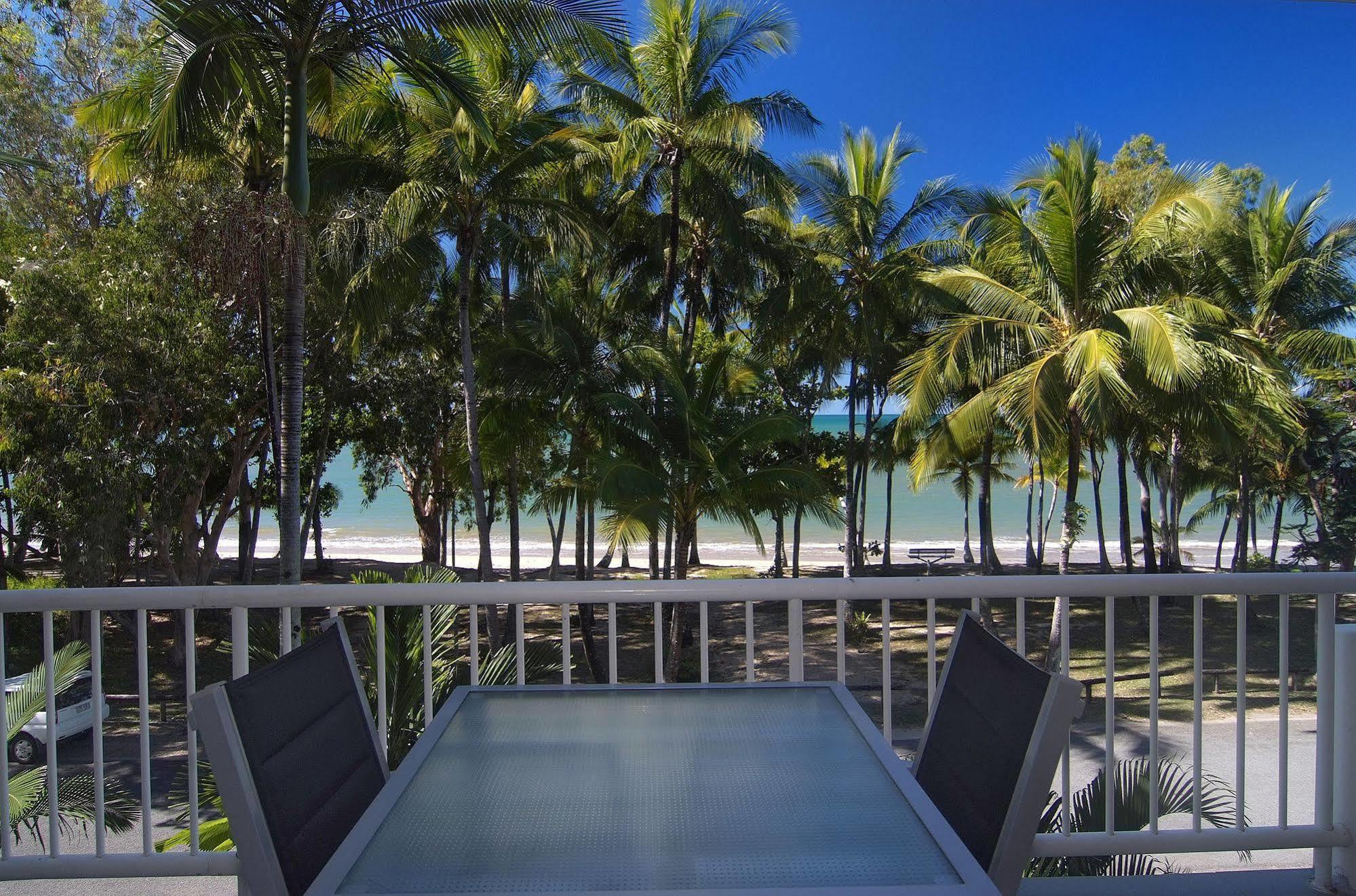 Agincourt Beachfront Apartments Clifton Beach Extérieur photo