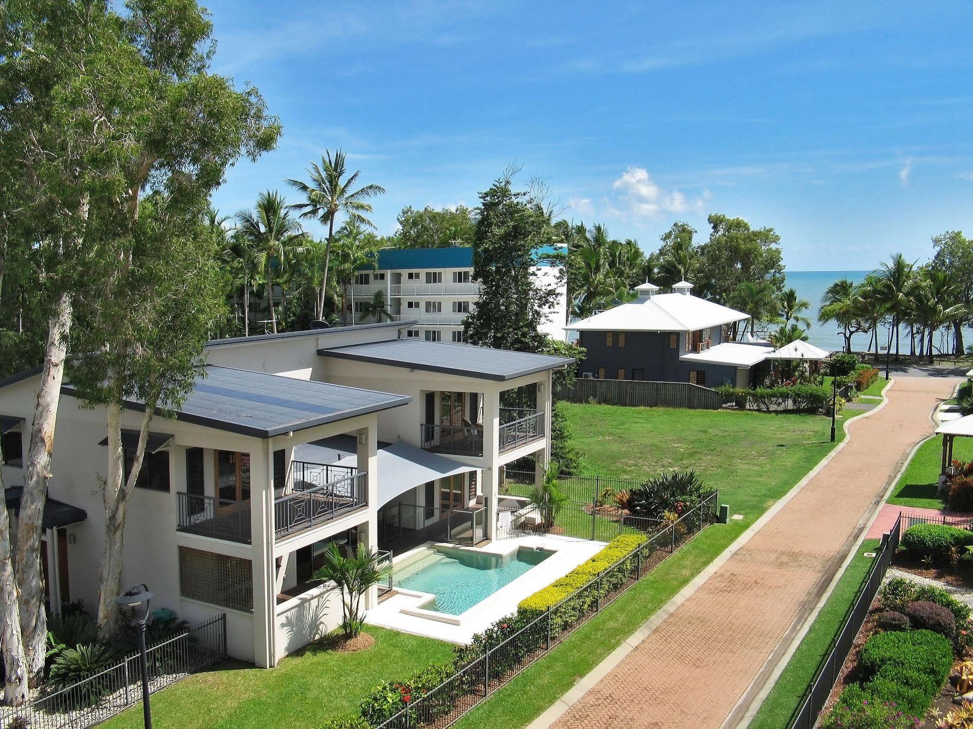 Agincourt Beachfront Apartments Clifton Beach Extérieur photo